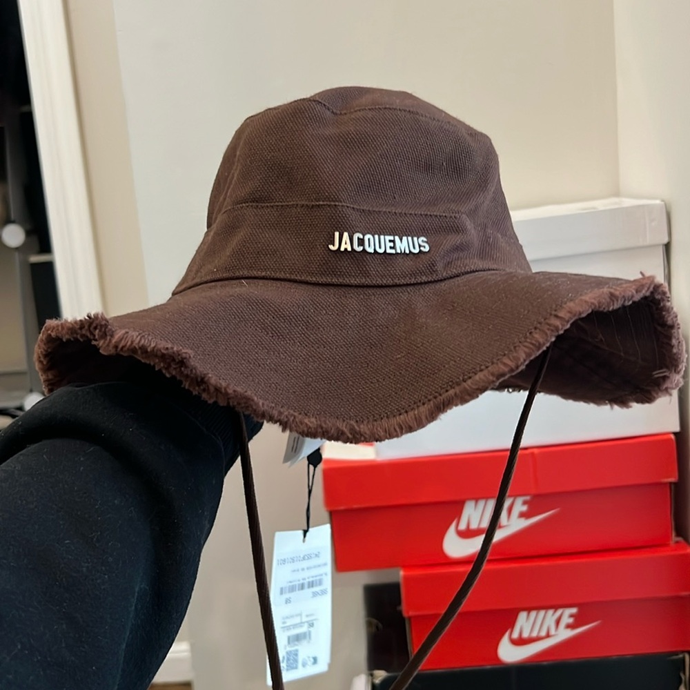 Jacquemus bucket hat